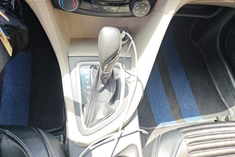 Used Buick GT 2015 15N Automatic Elite Version Gear Lever