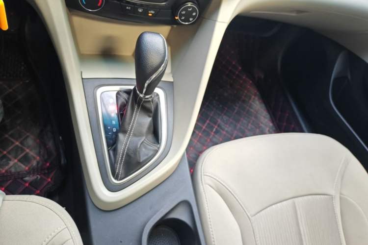 Used Buick GT 2015 15N Automatic Elite Version Gear Lever