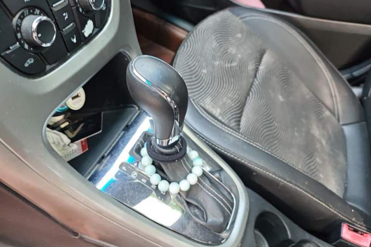 Used Buick GT 2015 15N Automatic Entry-Level Trim Gear Lever