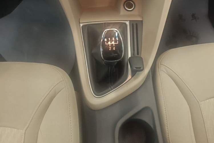Used Buick GT 2015 15N Manual Elite Edition Gear Lever
