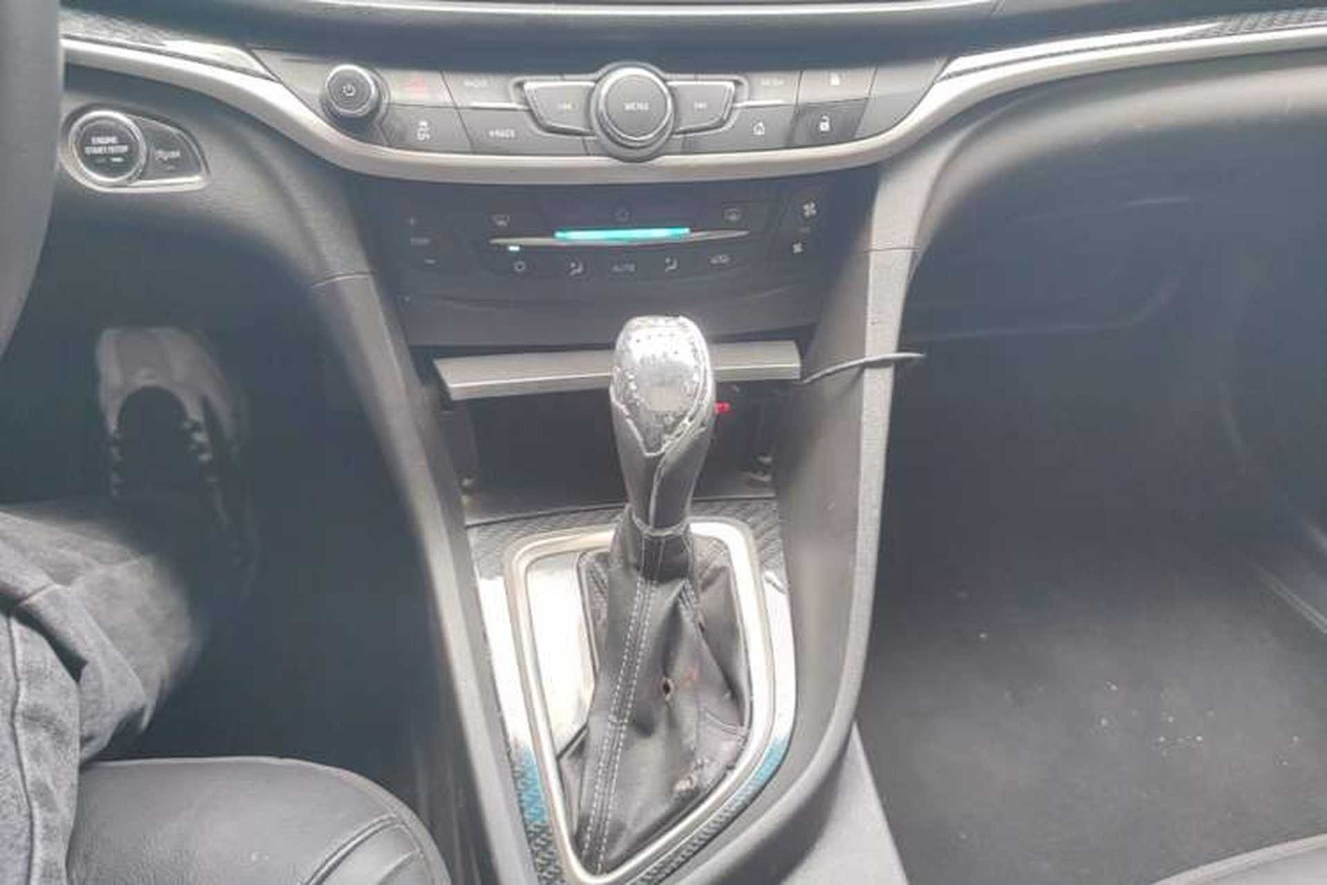 Used Buick GT 2015 15N Automatic Deluxe Edition Gear Lever