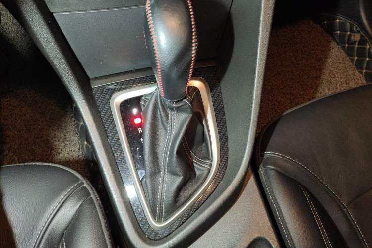 Used Buick GT 2015 15N Automatic Deluxe Edition Gear Lever