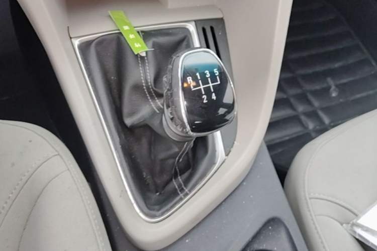 Used Buick GT 2015 15N Manual Elite Edition Gear Lever