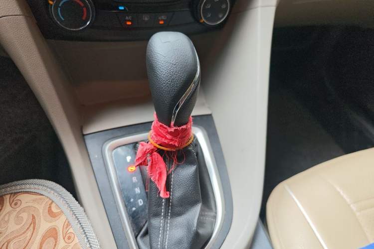 Used Buick GT 2015 15N Automatic Elite Version Gear Lever