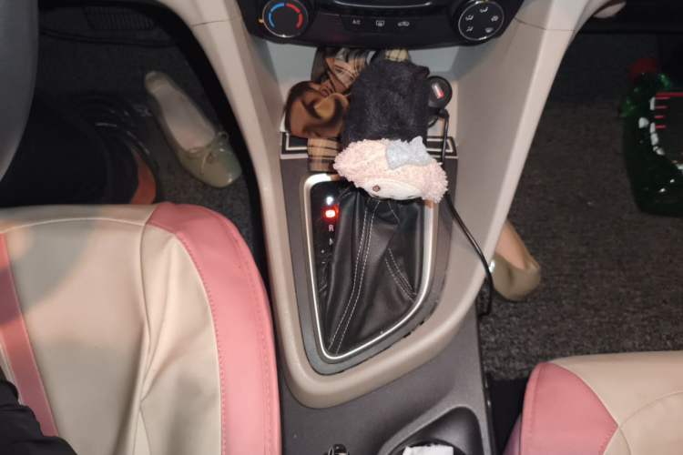 Used Buick GT 2015 15N Automatic Elite Version Gear Lever