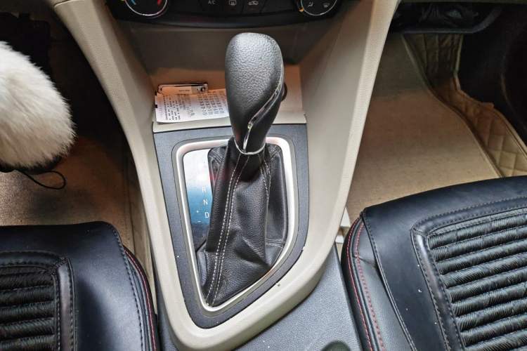 Used Buick GT 2015 15N Automatic Elite Version Gear Lever