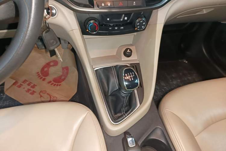 Used Buick GT 2015 15N Manual Entry-Level Trim Gear Lever