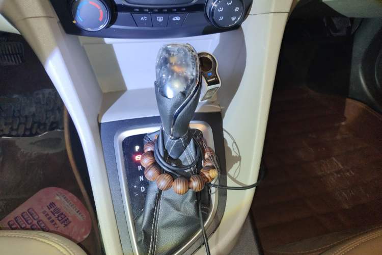 Used Buick GT 2015 15N Automatic Elite Version Gear Lever