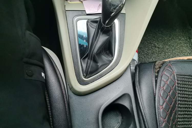 Used Buick GT 2015 15N Automatic Elite Version Gear Lever