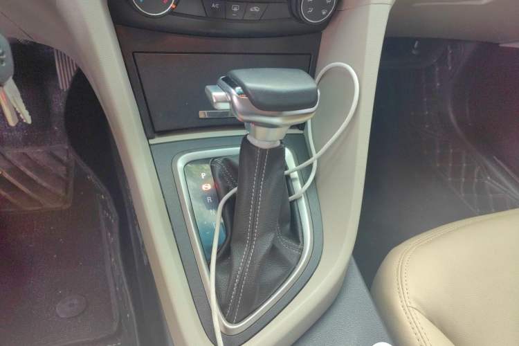 Used Buick GT 2015 15N Automatic Elite Version Gear Lever