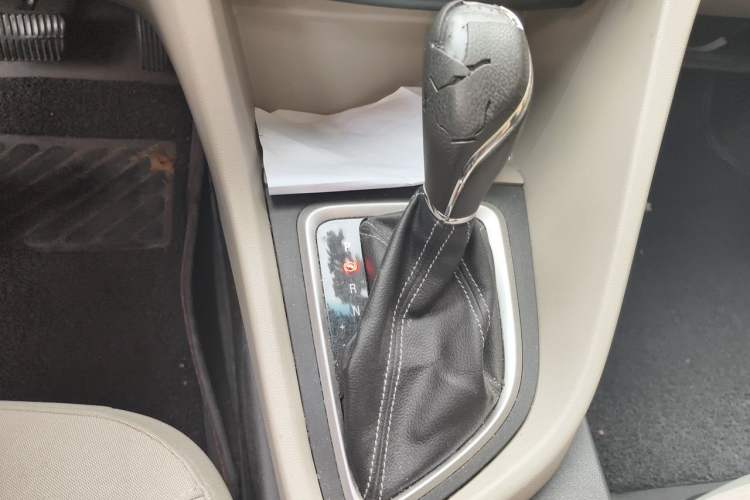 Used Buick GT 2015 15N Automatic Elite Version Gear Lever