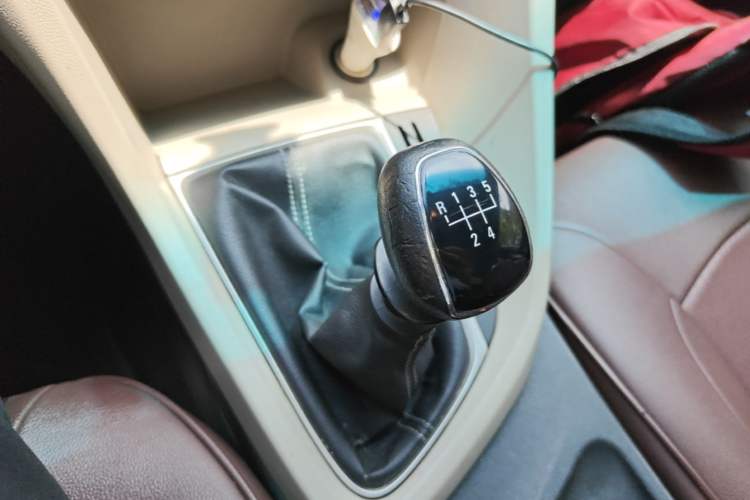 Used Buick GT 2015 15N Manual Entry-Level Trim Gear Lever