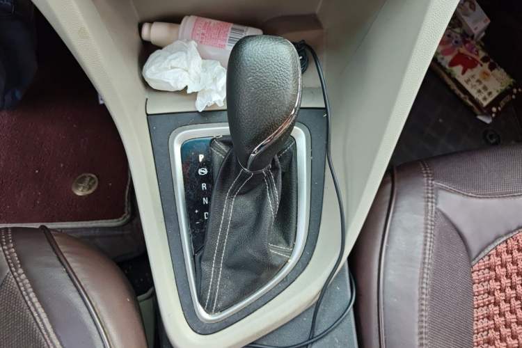 Used Buick GT 2015 15N Automatic Elite Version Gear Lever