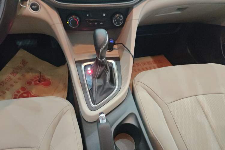 Used Buick GT 2015 15N Automatic Elite Version Gear Lever