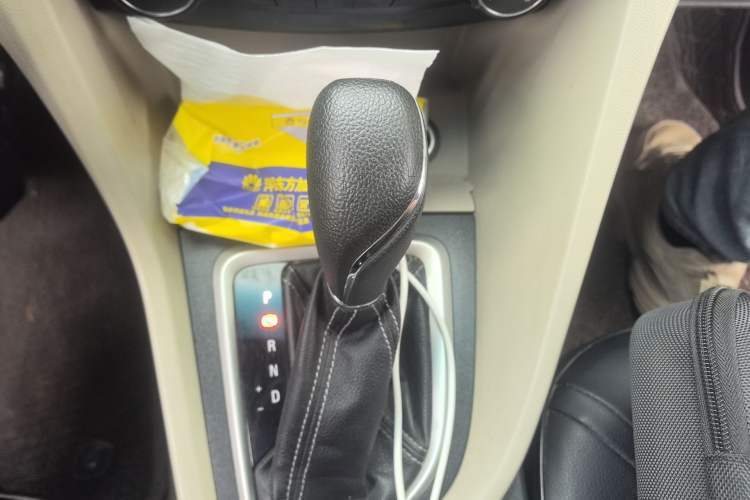 Used Buick GT 2015 15N Automatic Elite Version Gear Lever
