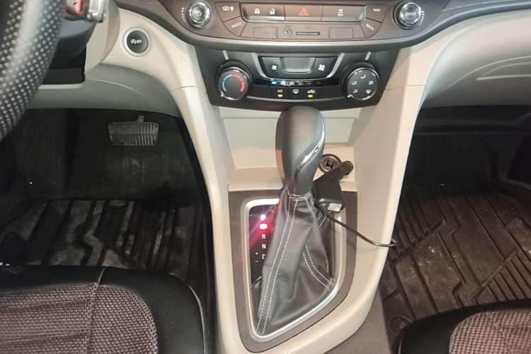 Used Buick GT 2015 15N Automatic Elite Version Gear Lever