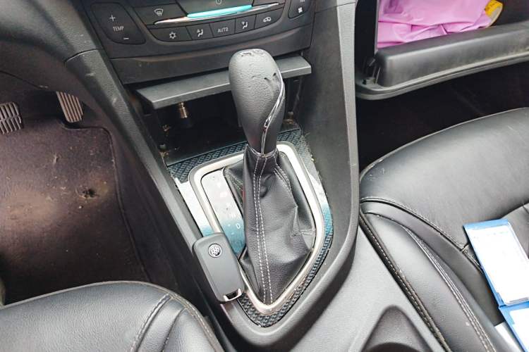 Used Buick GT 2015 15N Automatic Deluxe Edition Gear Lever