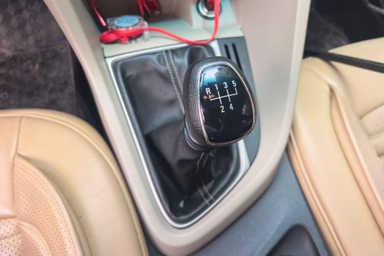Used Buick GT 2015 15N Manual Elite Edition Gear Lever
