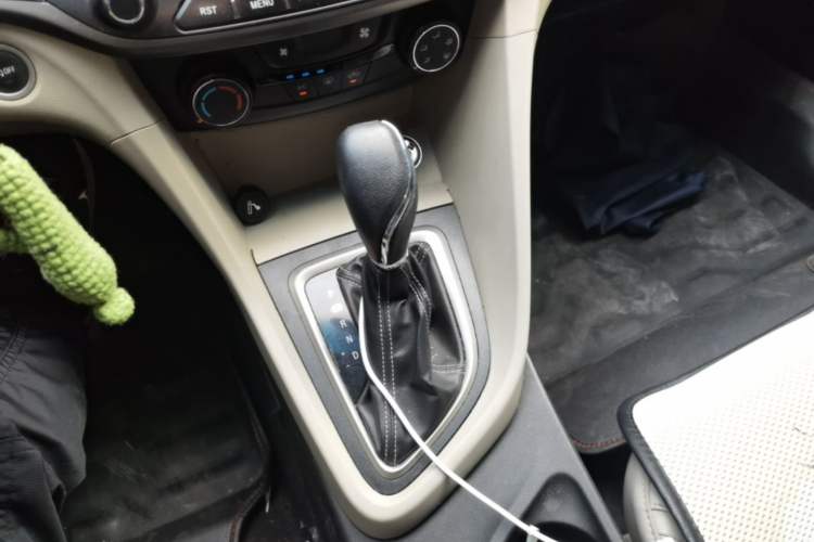 Used Buick GT 2015 15N Automatic Elite Version Gear Lever