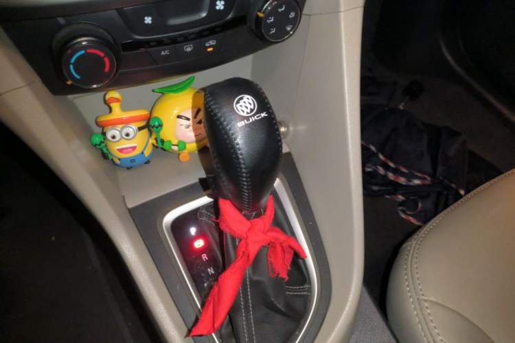 Used Buick GT 2015 15N Automatic Elite Version Gear Lever