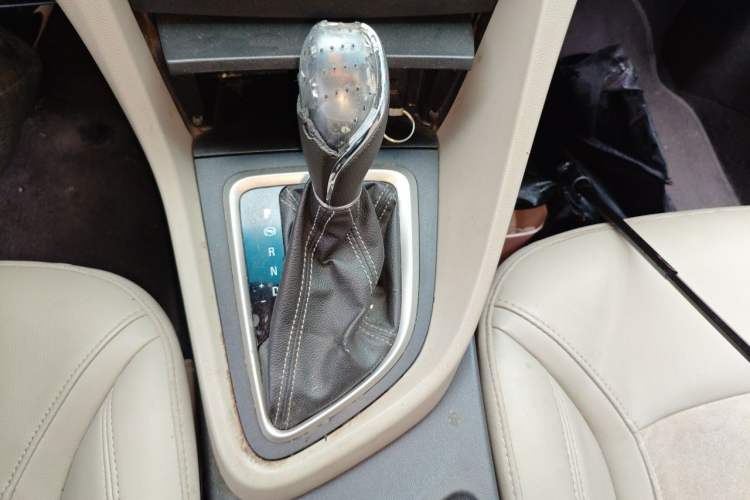 Used Buick GT 2015 15N Automatic Deluxe Edition Gear Lever