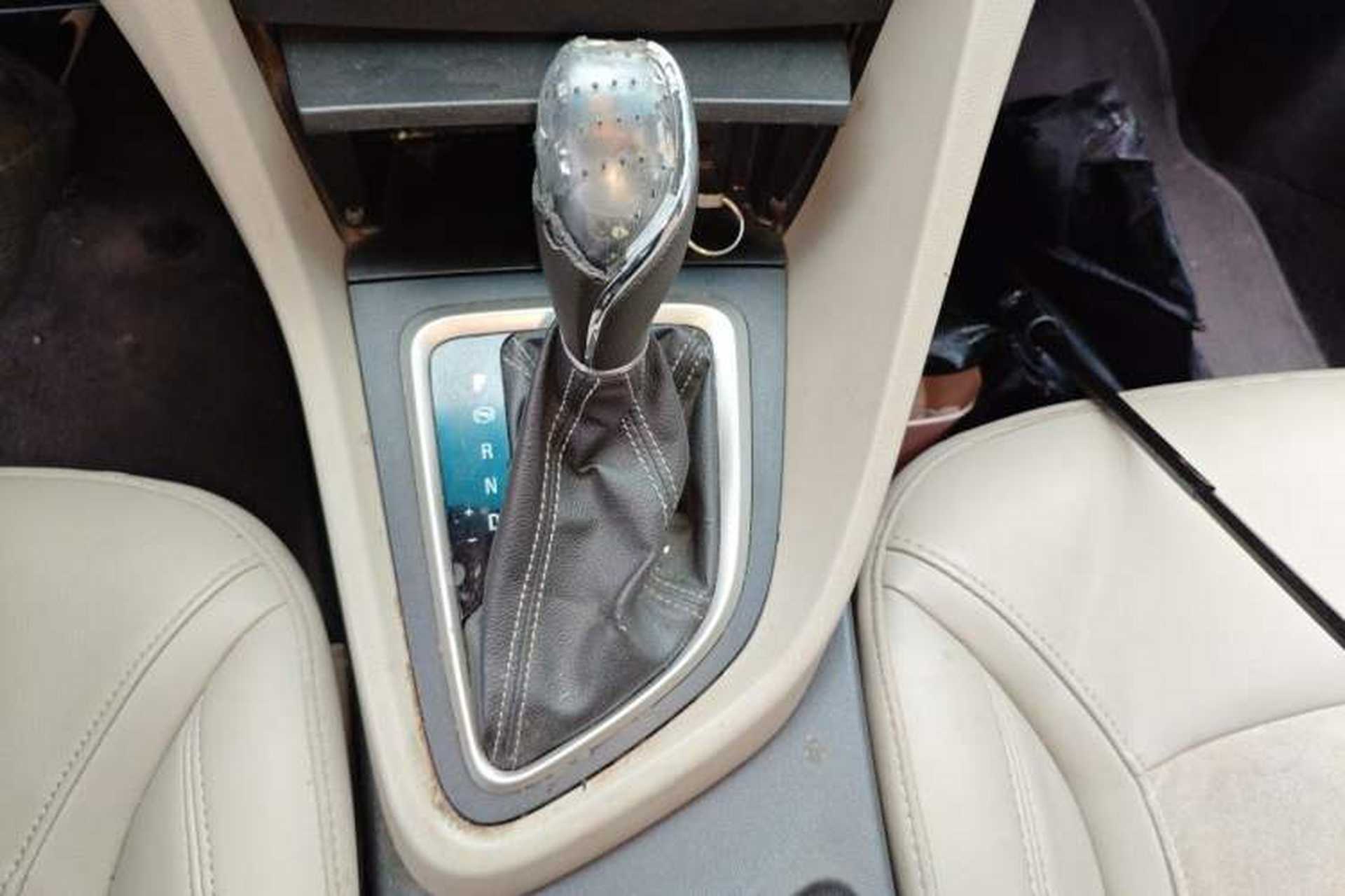 Used Buick GT 2015 15N Automatic Deluxe Edition Gear Lever