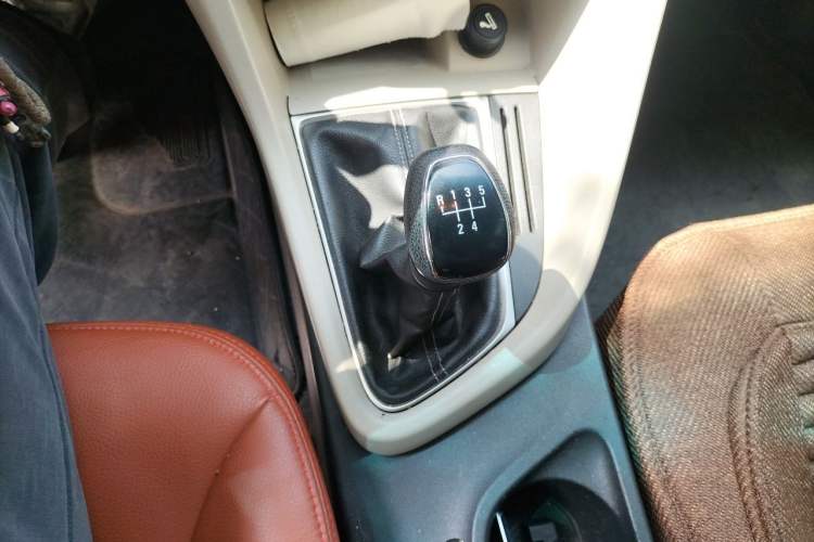 Used Buick GT 2015 15N Manual Entry-Level Trim Gear Lever