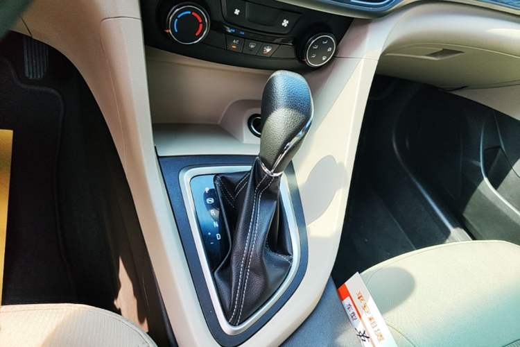 Used Buick GT 2015 15N Automatic Elite Version Gear Lever