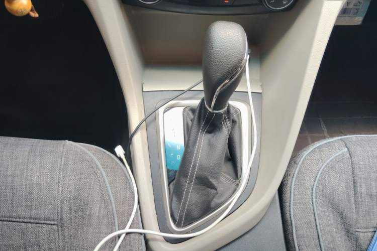 Used Buick GT 2015 15N Automatic Elite Version Gear Lever