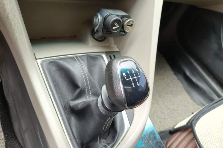 Used Buick GT 2015 15N Manual Elite Edition Gear Lever