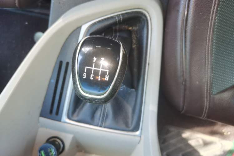 Used Buick GT 2015 15N Manual Entry-Level Trim Gear Lever