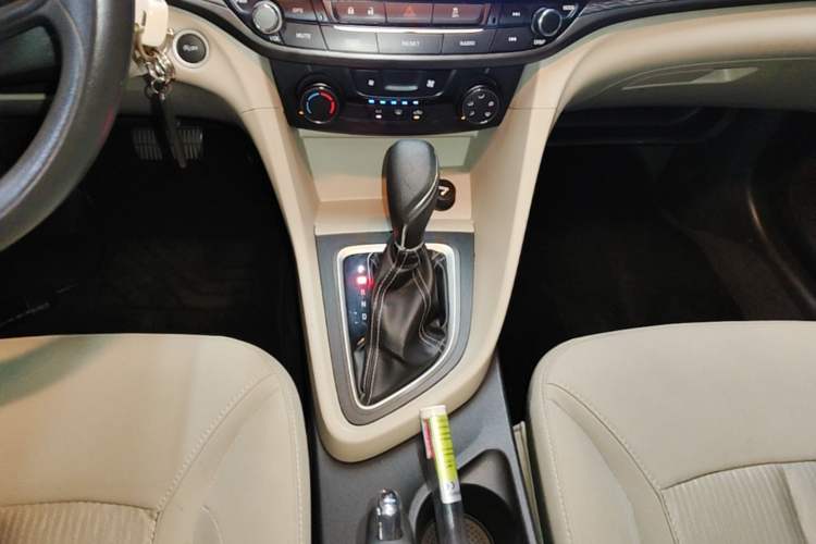 Used Buick GT 2015 15N Automatic Elite Version Gear Lever