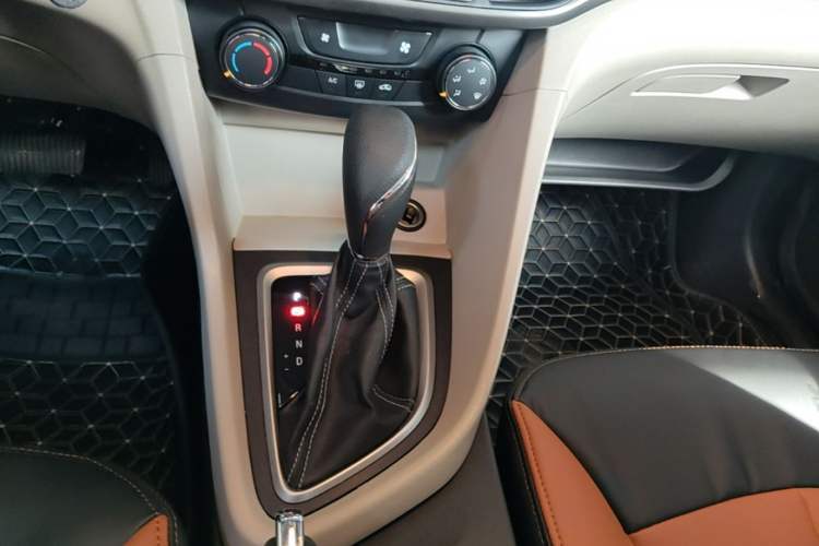Used Buick GT 2015 15N Automatic Elite Version Gear Lever