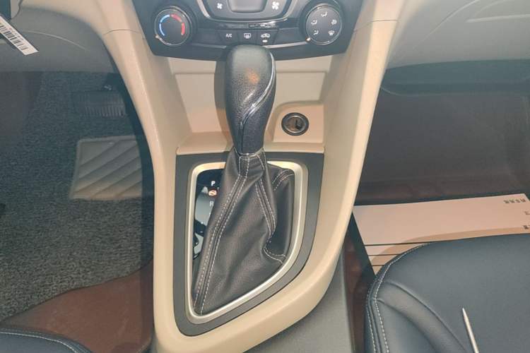 Used Buick GT 2015 15N Automatic Elite Version Gear Lever