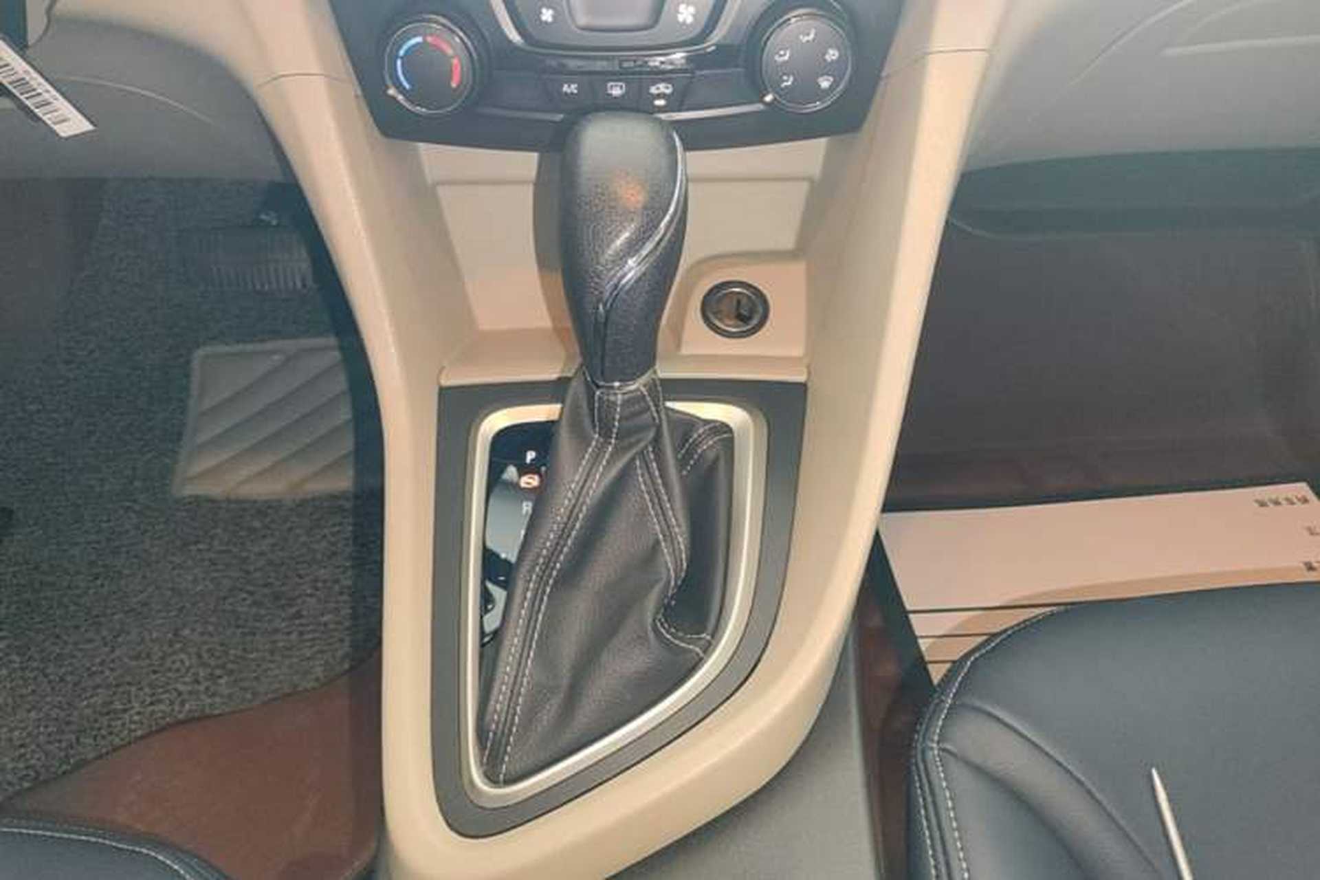 Used Buick GT 2015 15N Automatic Elite Version Gear Lever