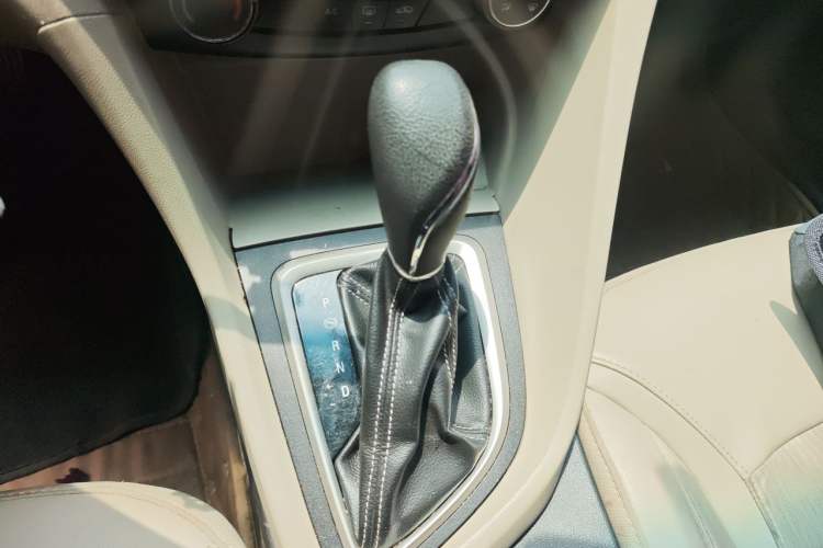 Used Buick GT 2015 15N Automatic Elite Version Gear Lever