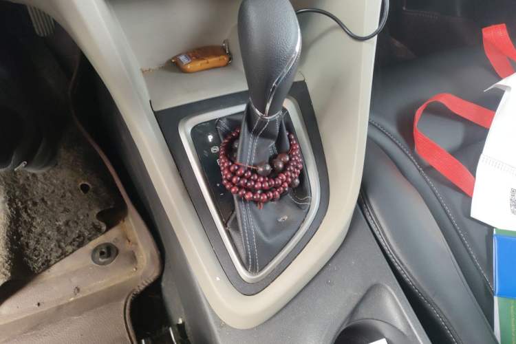 Used Buick GT 2015 15N Automatic Elite Version Gear Lever