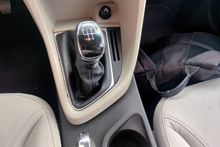 Used Buick GT 2015 15N Manual Elite Edition Gear Lever