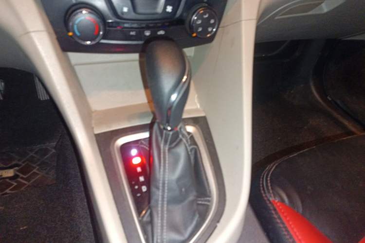 Used Buick GT 2015 15N Automatic Elite Version Gear Lever