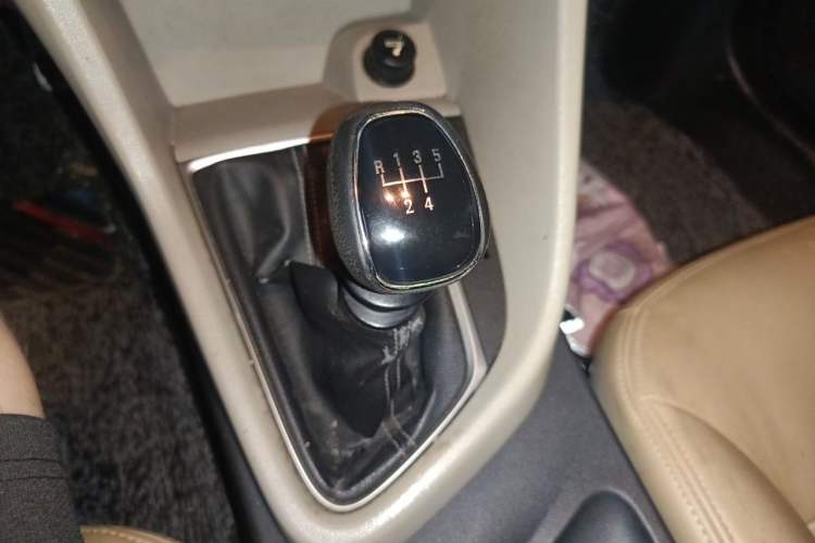 Used Buick GT 2015 15N Manual Elite Edition Gear Lever