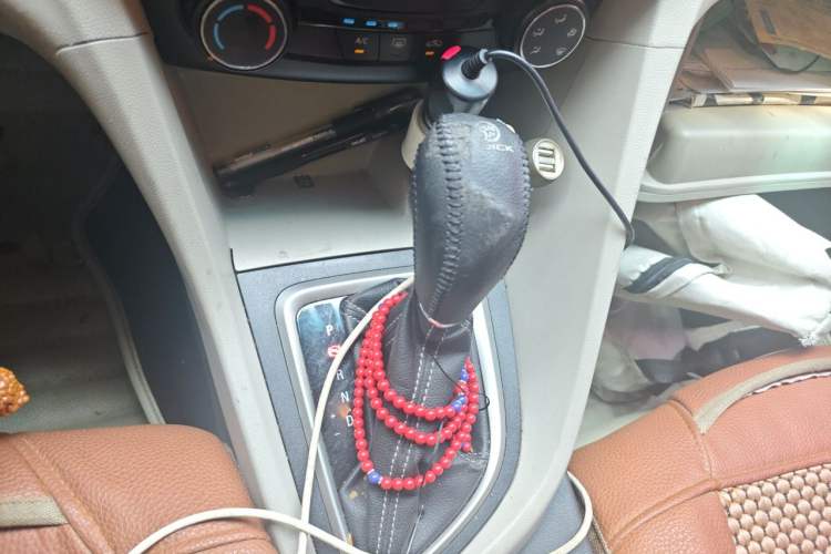 Used Buick GT 2015 15N Automatic Elite Version Gear Lever