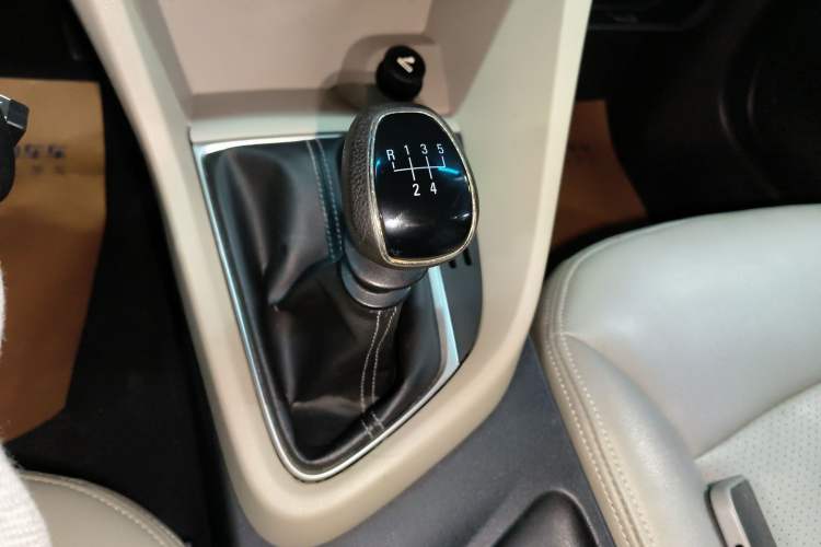 Used Buick GT 2015 15N Manual Elite Edition Gear Lever