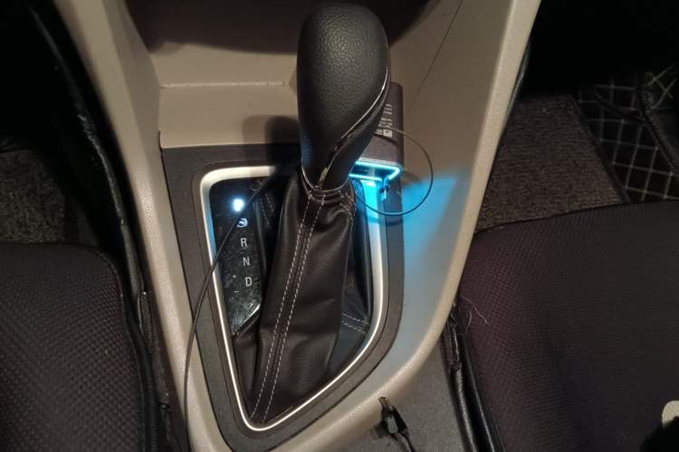Used Buick GT 2015 15N Automatic Elite Version Gear Lever