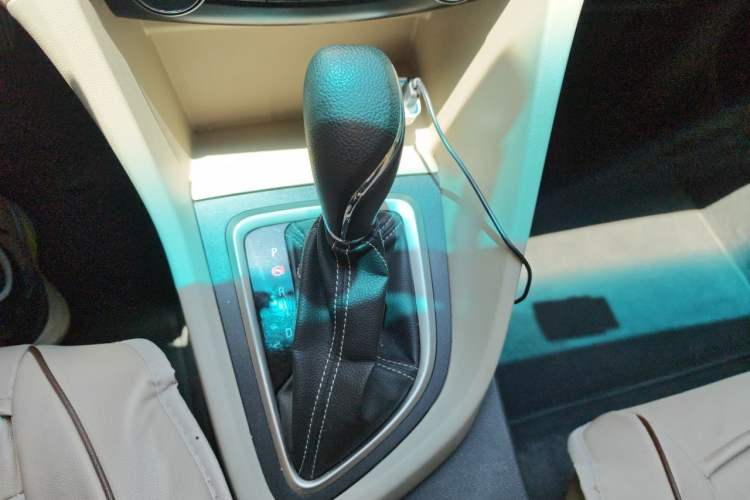 Used Buick GT 2015 15N Automatic Elite Version Gear Lever