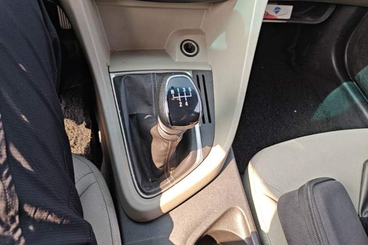 Used Buick GT 2015 15N Manual Elite Edition Gear Lever