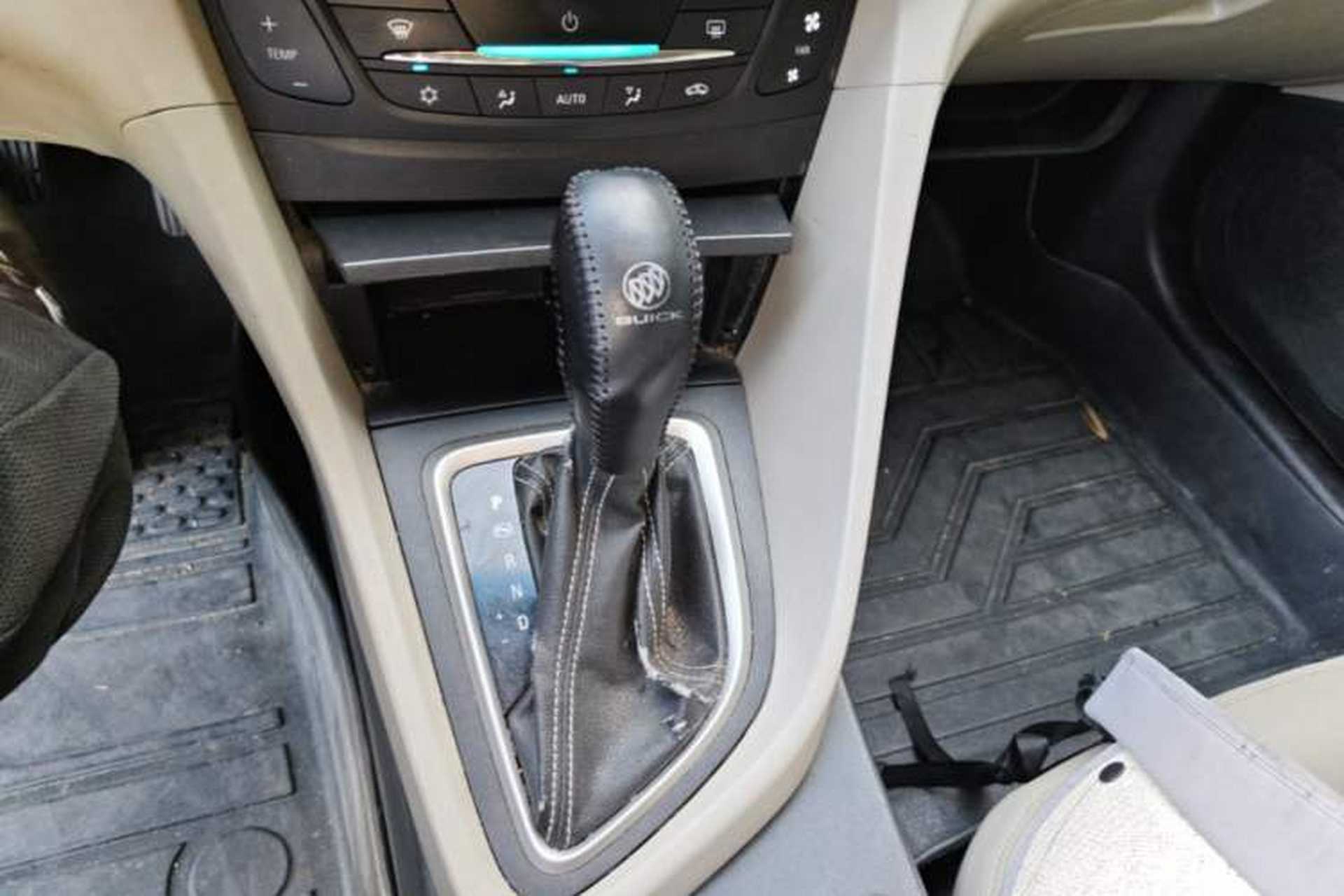 Used Buick GT 2015 15N Automatic Deluxe Edition Gear Lever