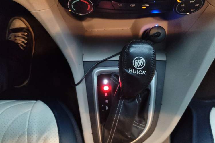 Used Buick GT 2015 15N Automatic Deluxe Edition Gear Lever