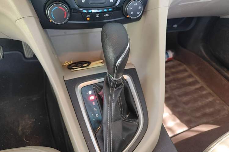 Used Buick GT 2015 15N Automatic Elite Version Gear Lever