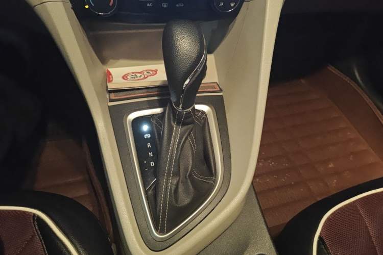 Used Buick GT 2015 15N Automatic Elite Version Gear Lever