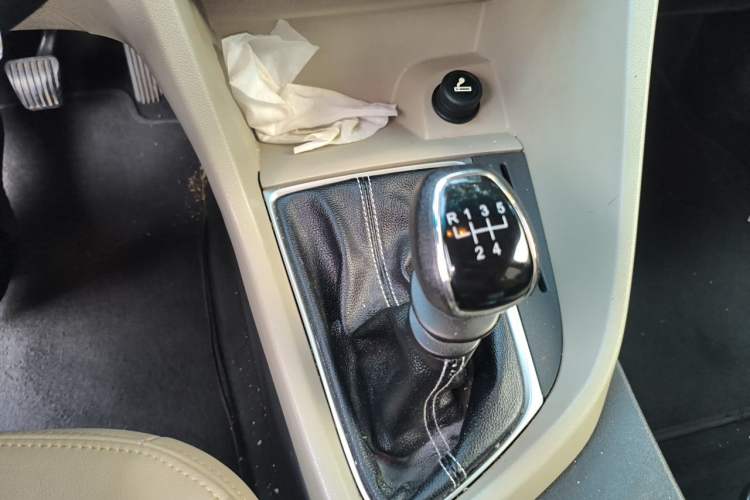 Used Buick GT 2015 15N Manual Elite Edition Gear Lever
